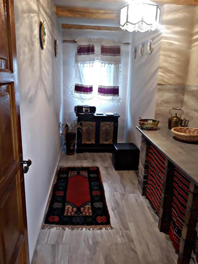 Appartamento La Curtea Veche Lapus Esterno foto