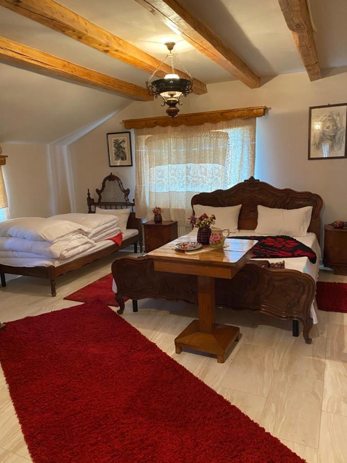 Appartamento La Curtea Veche Lapus Esterno foto